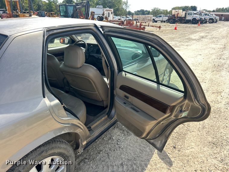 image for item ET3262 2003 Mercury Grand Marquis 