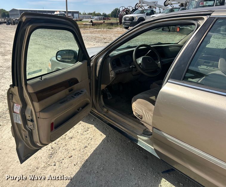 image for item ET3263 2003 Mercury Grand Marquis 