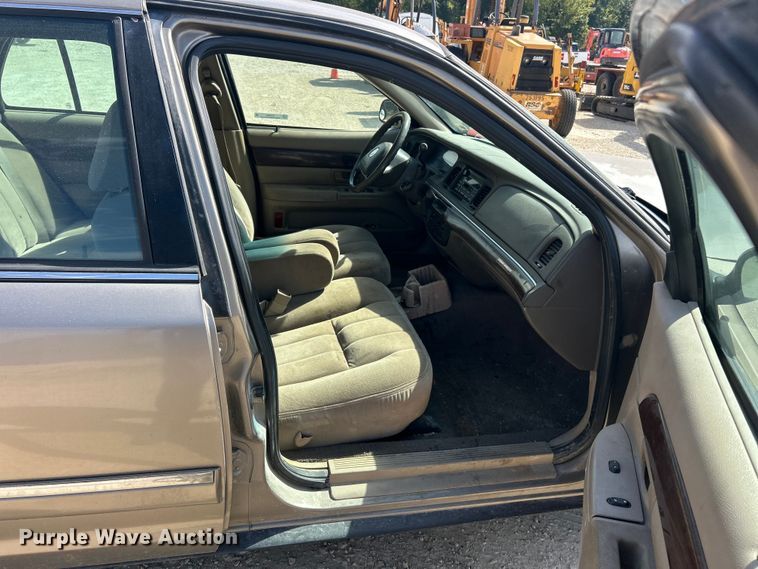 image for item ET3263 2003 Mercury Grand Marquis 