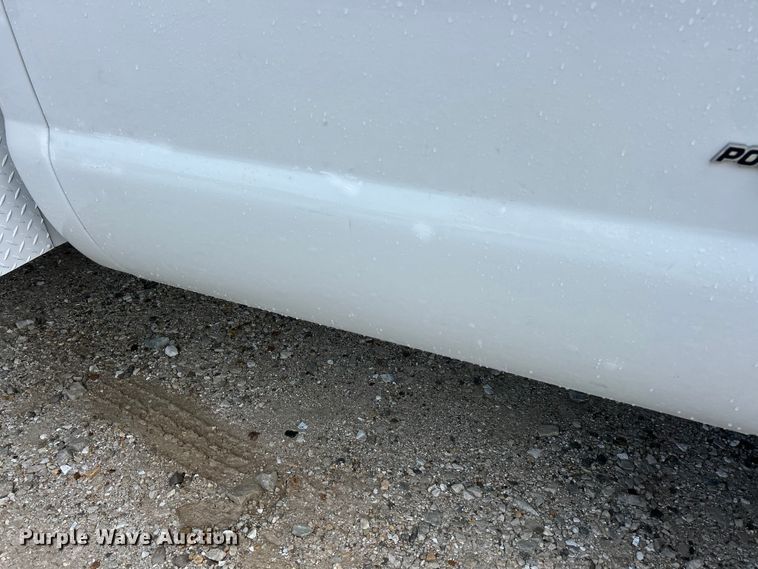 image for item ET3322 2011 Ford F550 utility / service truck