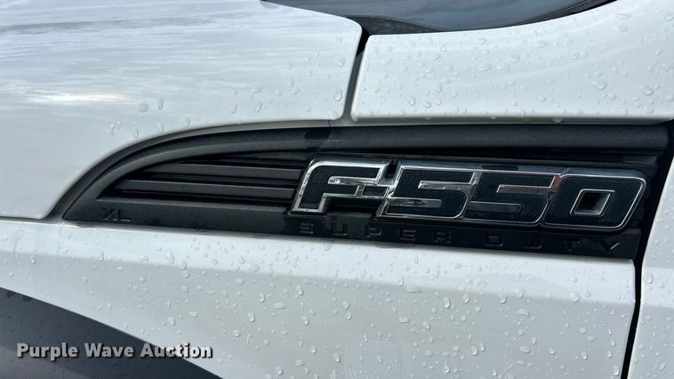 image for item ET3322 2011 Ford F550 utility / service truck