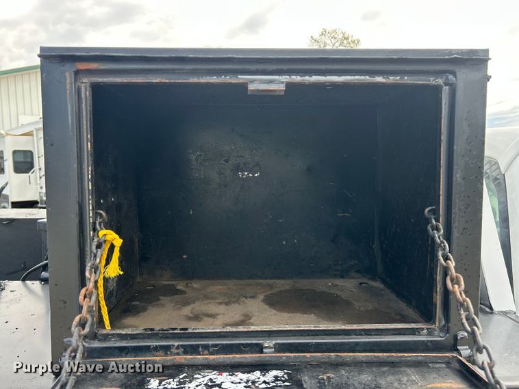 image for item ET3322 2011 Ford F550 utility / service truck