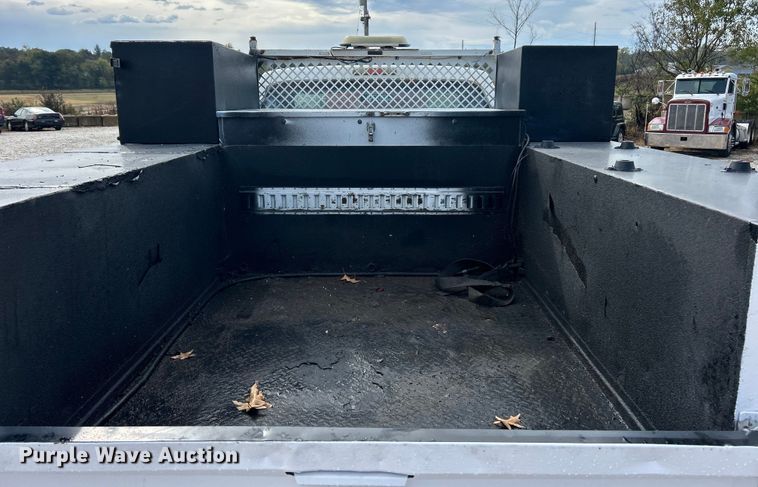 image for item ET3322 2011 Ford F550 utility / service truck