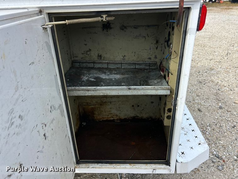 image for item ET3322 2011 Ford F550 utility / service truck