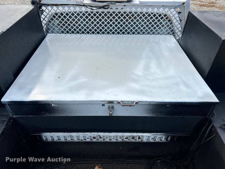 image for item ET3322 2011 Ford F550 utility / service truck