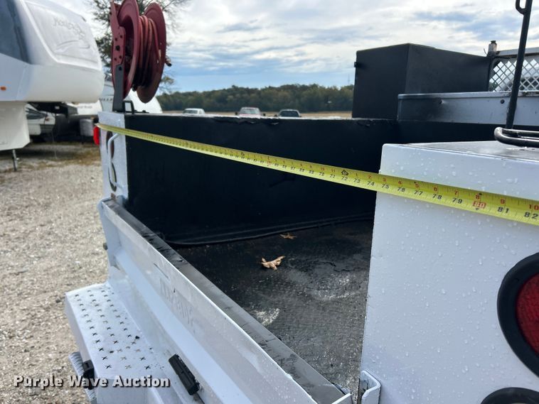 image for item ET3322 2011 Ford F550 utility / service truck