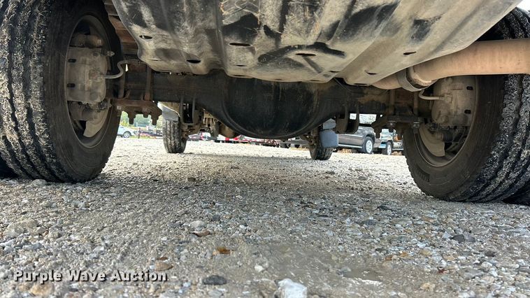 image for item ET3322 2011 Ford F550 utility / service truck