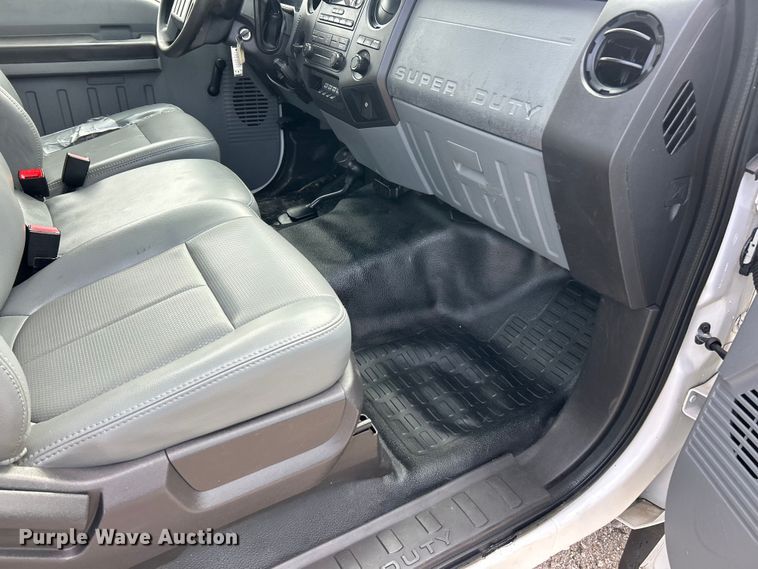 image for item ET3322 2011 Ford F550 utility / service truck