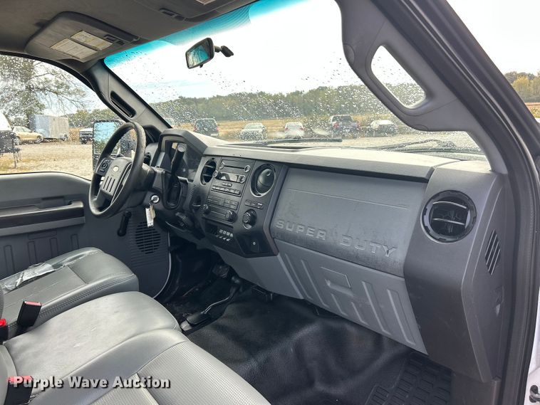 image for item ET3322 2011 Ford F550 utility / service truck