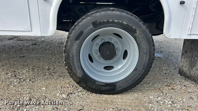 image for item ET3322 2011 Ford F550 utility / service truck
