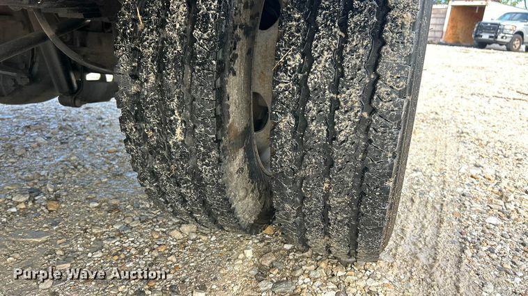 image for item ET3322 2011 Ford F550 utility / service truck