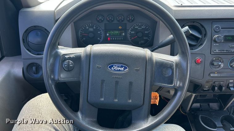 image for item ET3323 2008 Ford F550 truck cab and chassis