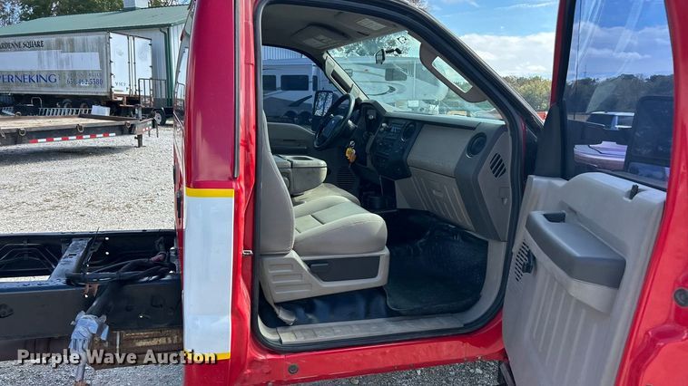 image for item ET3323 2008 Ford F550 truck cab and chassis