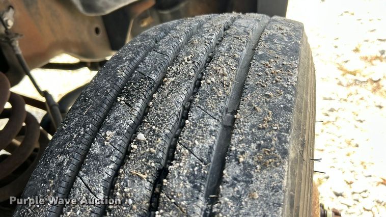 image for item ET3323 2008 Ford F550 truck cab and chassis