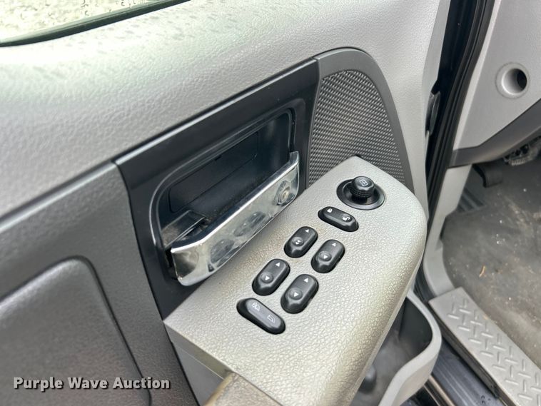 image for item ET3324 2008 Ford F150  SuperCrew pickup truck