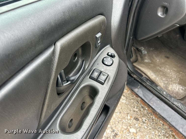 image for item ET3327 2002 Chevrolet Monte Carlo SS 