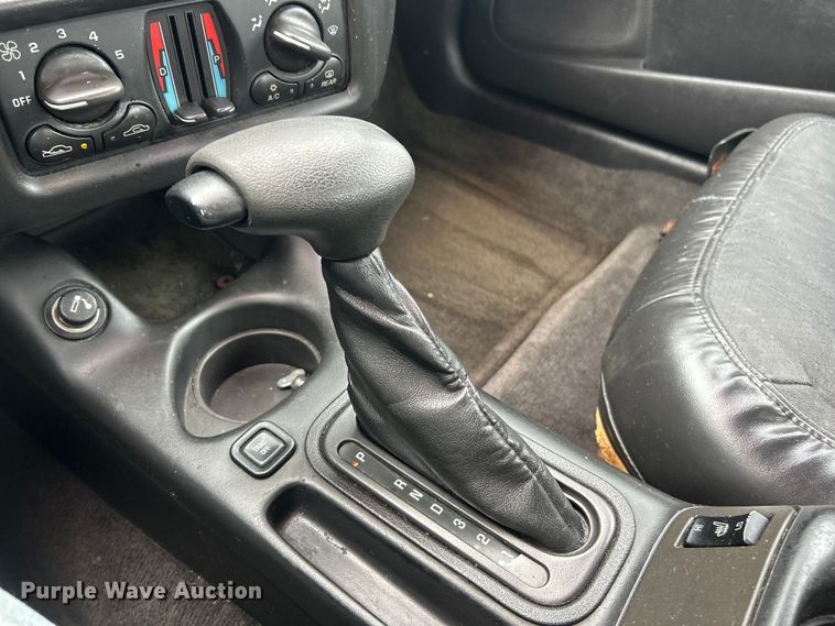 image for item ET3327 2002 Chevrolet Monte Carlo SS 