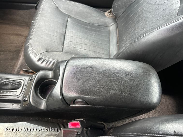 image for item ET3327 2002 Chevrolet Monte Carlo SS 