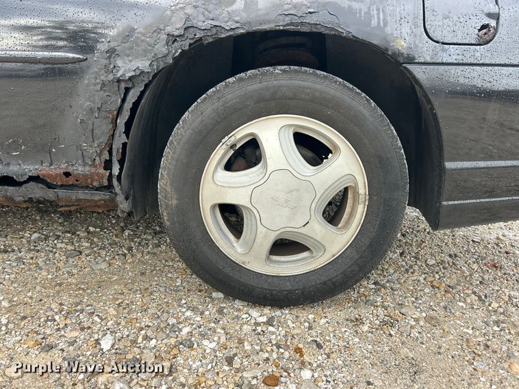 image for item ET3327 2002 Chevrolet Monte Carlo SS 