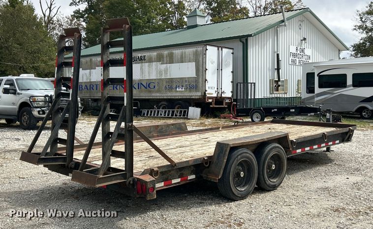 image for item ET3328 2001 Towmaster equipment trailer