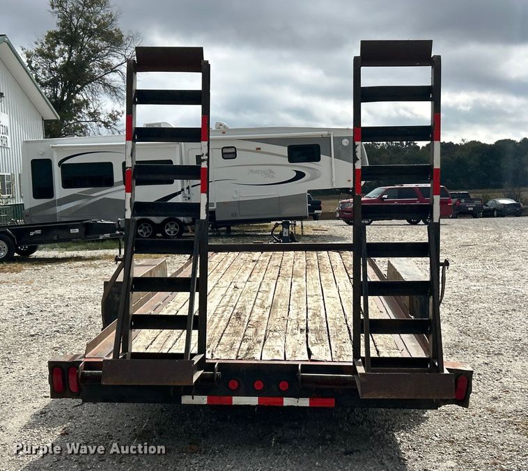 image for item ET3328 2001 Towmaster equipment trailer