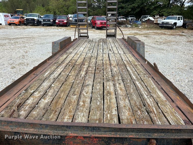 image for item ET3328 2001 Towmaster equipment trailer