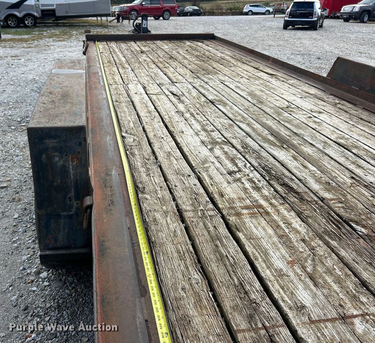 image for item ET3328 2001 Towmaster equipment trailer