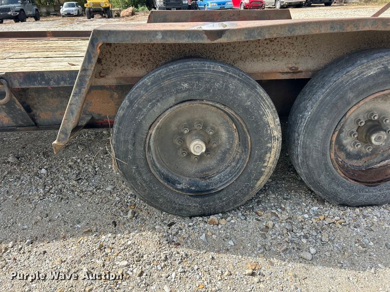 image for item ET3328 2001 Towmaster equipment trailer