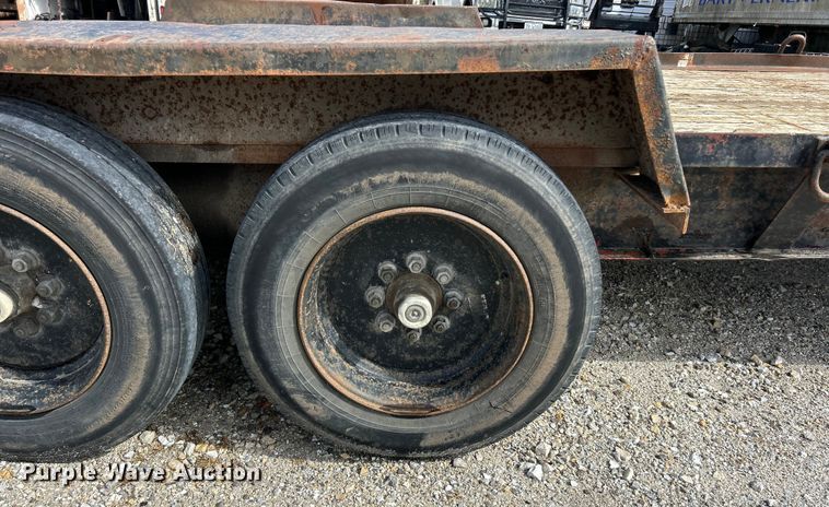 image for item ET3328 2001 Towmaster equipment trailer