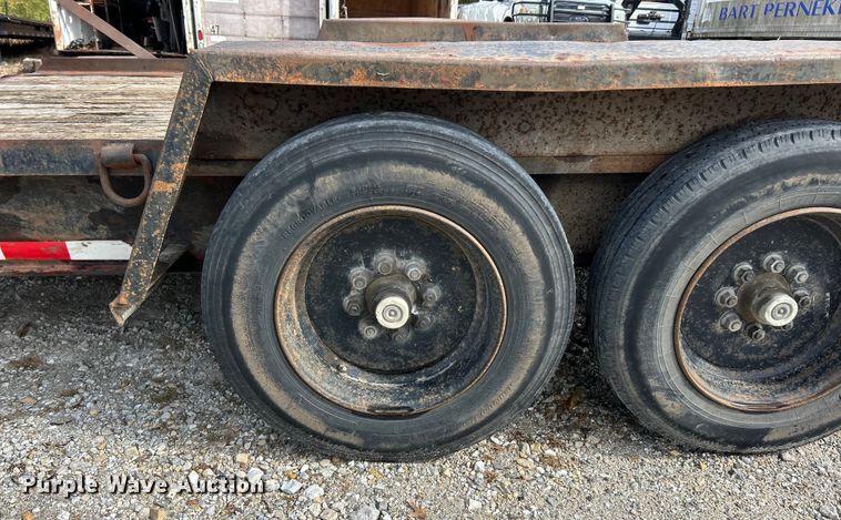 image for item ET3328 2001 Towmaster equipment trailer