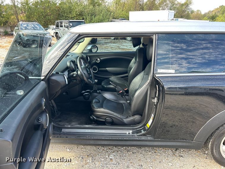 image for item ET3329 2011 Mini Cooper 