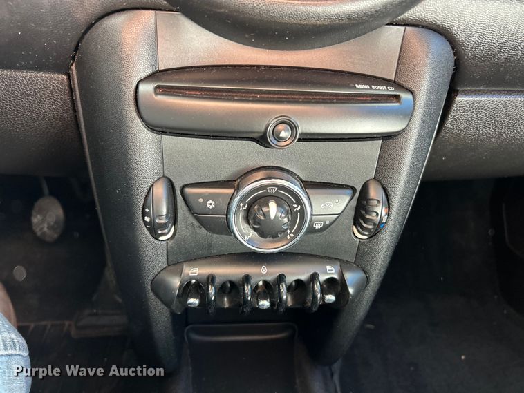 image for item ET3329 2011 Mini Cooper 