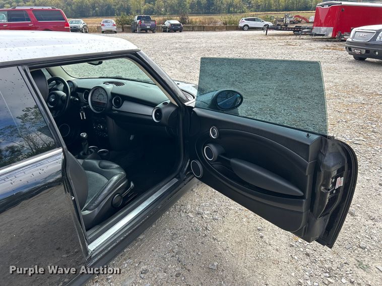 image for item ET3329 2011 Mini Cooper 