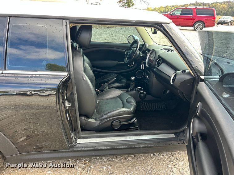 image for item ET3329 2011 Mini Cooper 