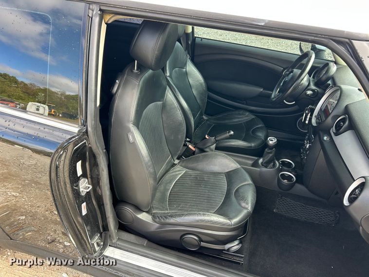 image for item ET3329 2011 Mini Cooper 