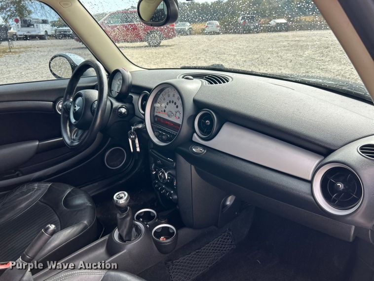 image for item ET3329 2011 Mini Cooper 