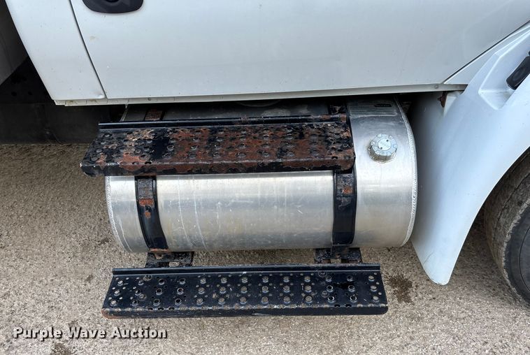 image for item ET4554 2006 International 4300 dump flatbed truck