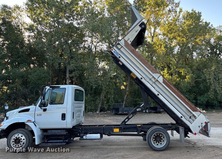 image for item ET4554 2006 International 4300 dump flatbed truck