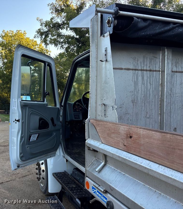 image for item ET4554 2006 International 4300 dump flatbed truck