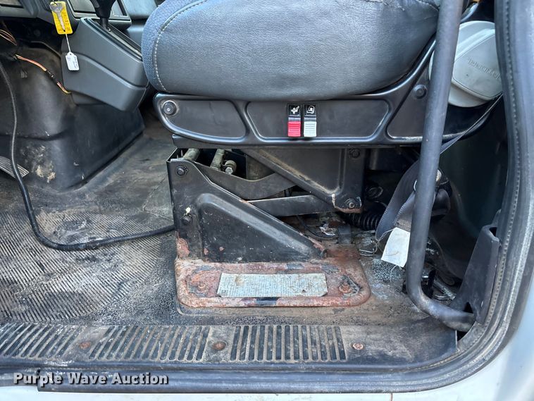 image for item ET4554 2006 International 4300 dump flatbed truck