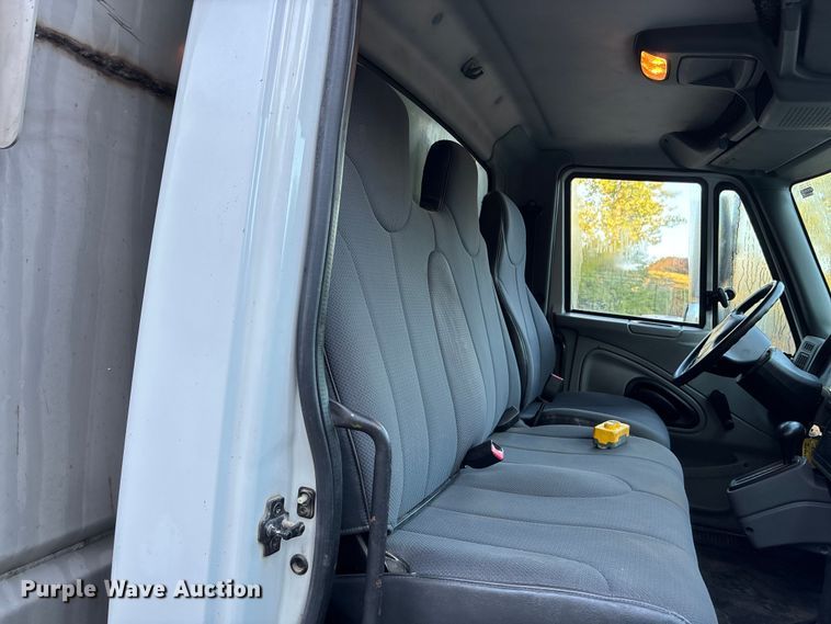 image for item ET4554 2006 International 4300 dump flatbed truck