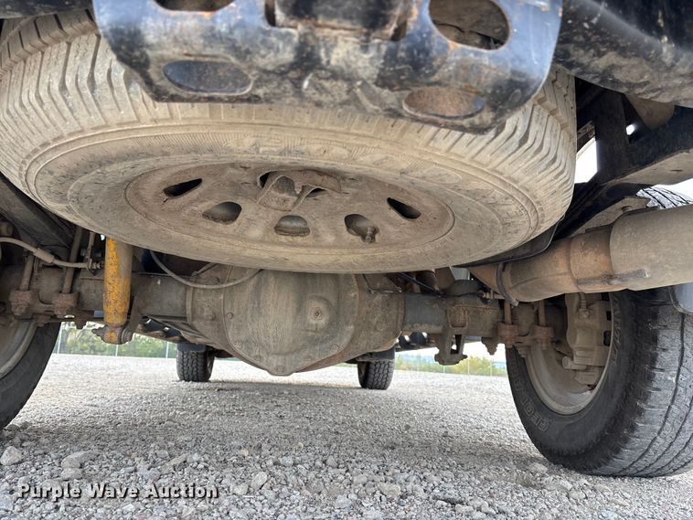 image for item ET4693 2013 Chevrolet Silverado 2500HD Crew Cab pickup truck