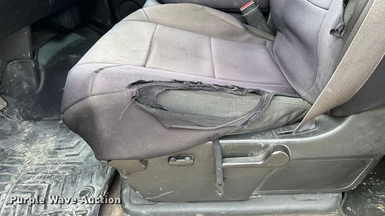 image for item ET4693 2013 Chevrolet Silverado 2500HD Crew Cab pickup truck