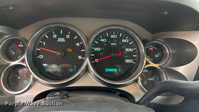 image for item ET4693 2013 Chevrolet Silverado 2500HD Crew Cab pickup truck