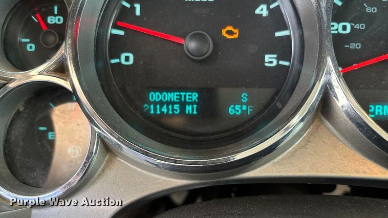 image for item ET4693 2013 Chevrolet Silverado 2500HD Crew Cab pickup truck