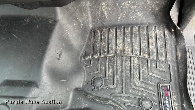 image for item ET4693 2013 Chevrolet Silverado 2500HD Crew Cab pickup truck