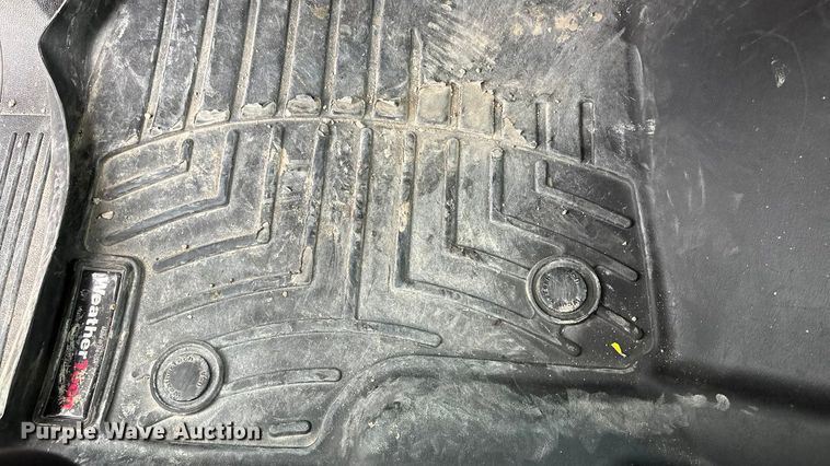 image for item ET4693 2013 Chevrolet Silverado 2500HD Crew Cab pickup truck