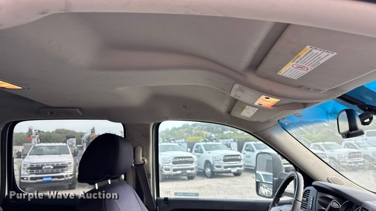 image for item ET4693 2013 Chevrolet Silverado 2500HD Crew Cab pickup truck