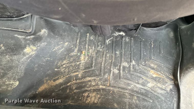 image for item ET4693 2013 Chevrolet Silverado 2500HD Crew Cab pickup truck