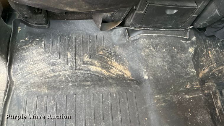 image for item ET4693 2013 Chevrolet Silverado 2500HD Crew Cab pickup truck